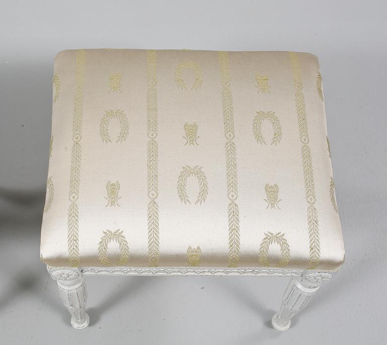 TABURETTER, ett par, 1800-tal.