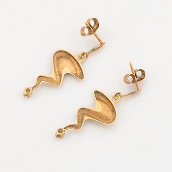 18K gold necklace and earrings, Pernilla Wiberg collection, Alton.