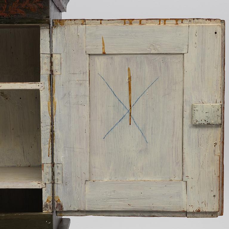 Pine cupboard, folk art, early 19th century.