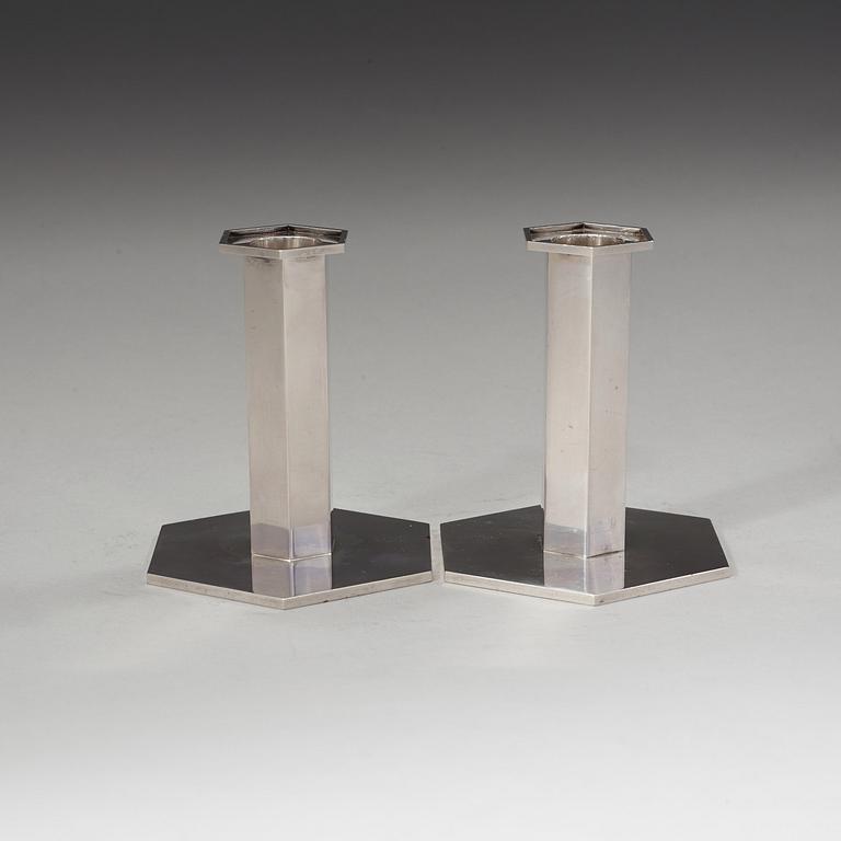 A pair of Wiwen Nilsson sterling candlesticks, Lund 1974.