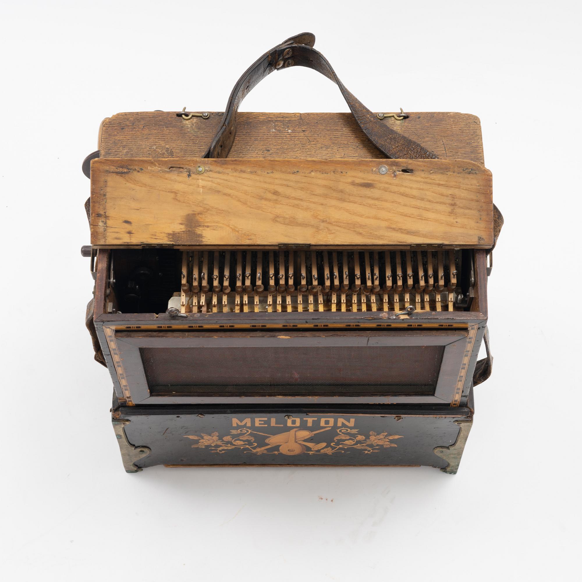 A barrel organ, Germany, around 1900.