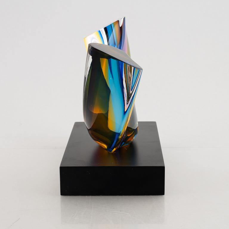 Göran Wärff, a glass sculpture, "Fenomen Prisma", numbered 222/399.