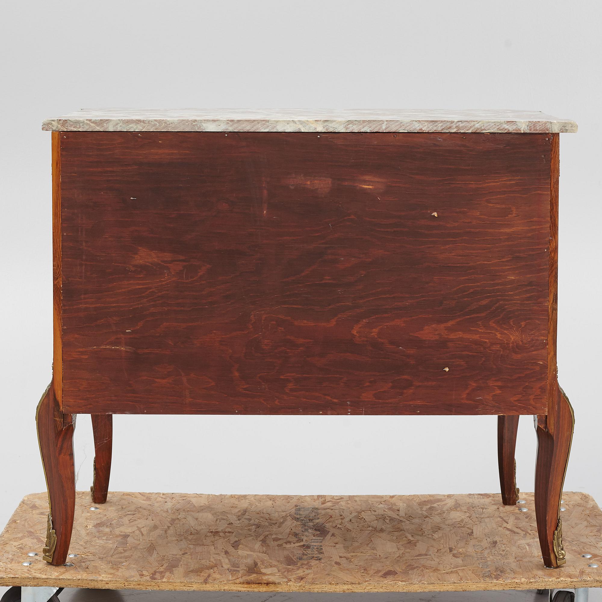 Chest of drawers, Gustavian style, mid-20th century.