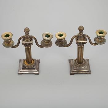 KANDELABRAR, ett par, försilvrad mässing, Ryssland 1900-talets början.