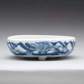 A blue and white censer, Qing dynasty (1644-1912).