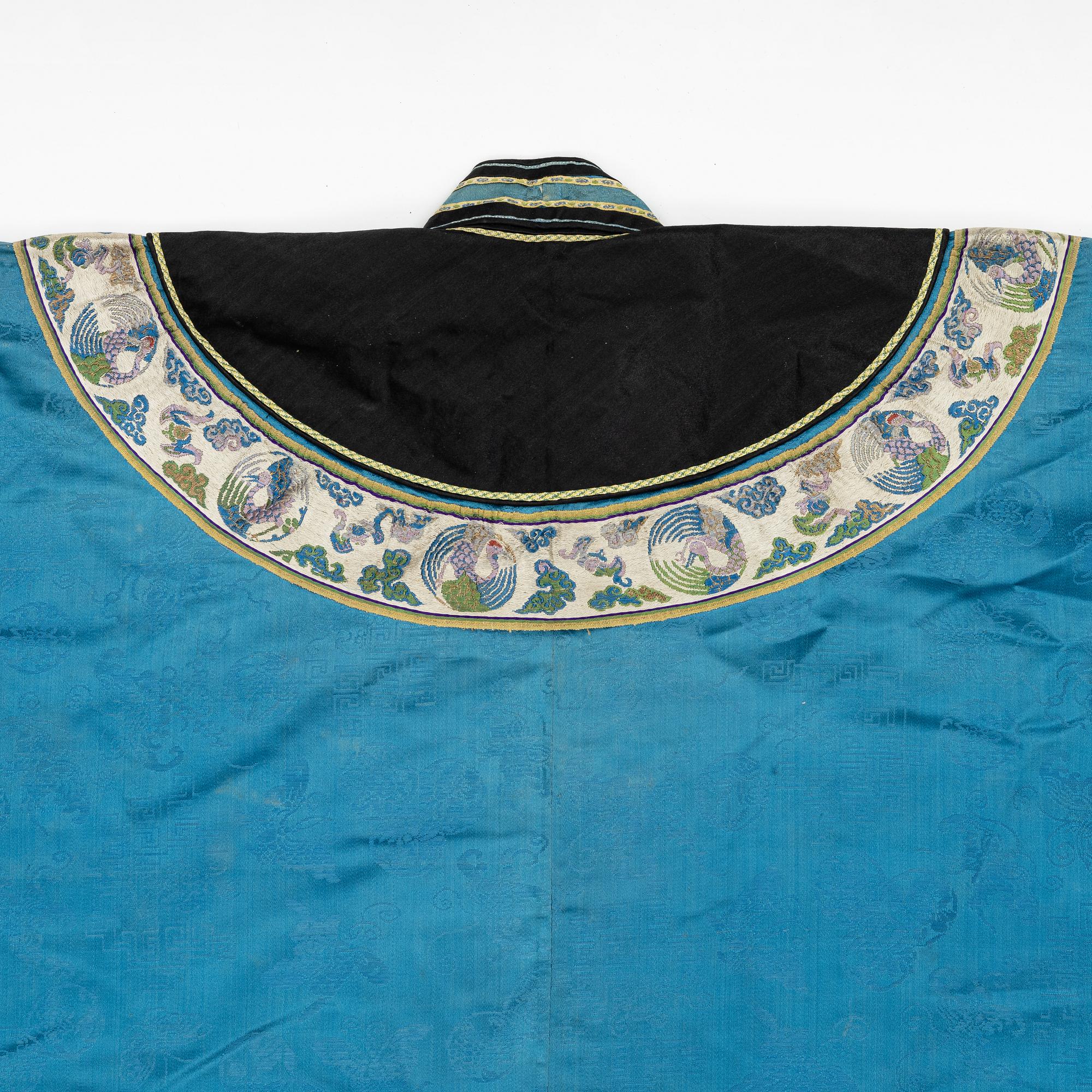 A female silk robe/over coat for winter, Qing dynasty, 19th century.