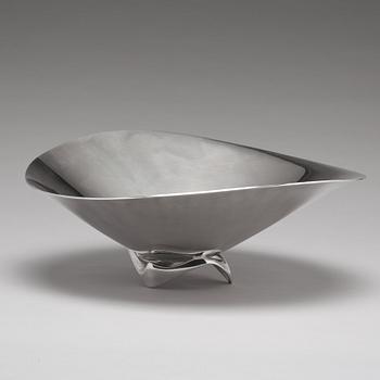 136. Henning Koppel, a sterling bowl, executed by Georg Jensen, Copenhagen 1948-77, design nr 980 A.