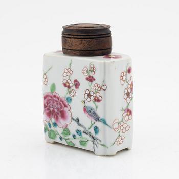 A famille rose tea caddy, Qing dynasty, Qianlong (1736-95).