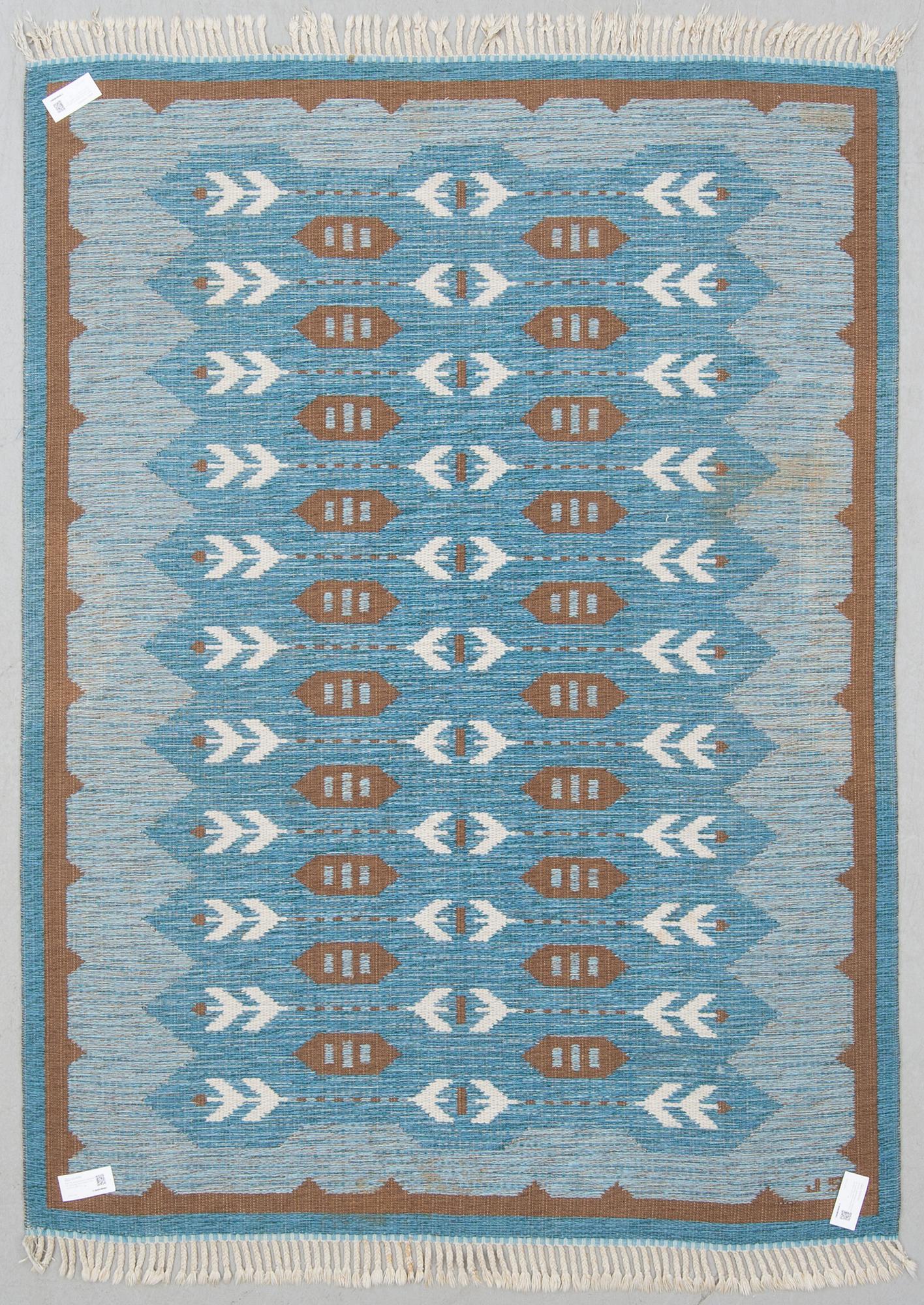 MATTA, dubbelvävd, signerad JS, omkring 1900-talets mitt, ca 233 x 169 cm.