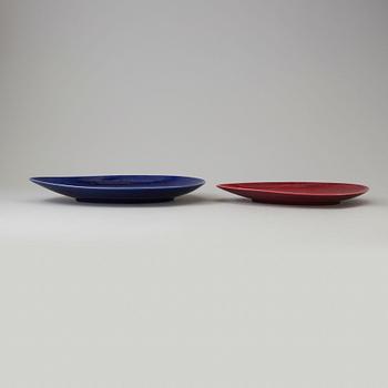 55 pcs of 'Blå Eld' porcelain service by Hertha Bengtsson fr Gustavsberg, second half of the 20th century.