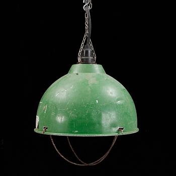 INDUSTRILAMPOR, ett par, 1900-talets andra hälft. Höjd ca 40, exklusive sladd.