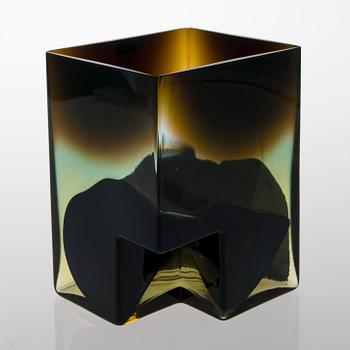 A 1980s glass vase signed Novart-maljakko 16. Oiva Toikka Nuutajärvi Notsjö.