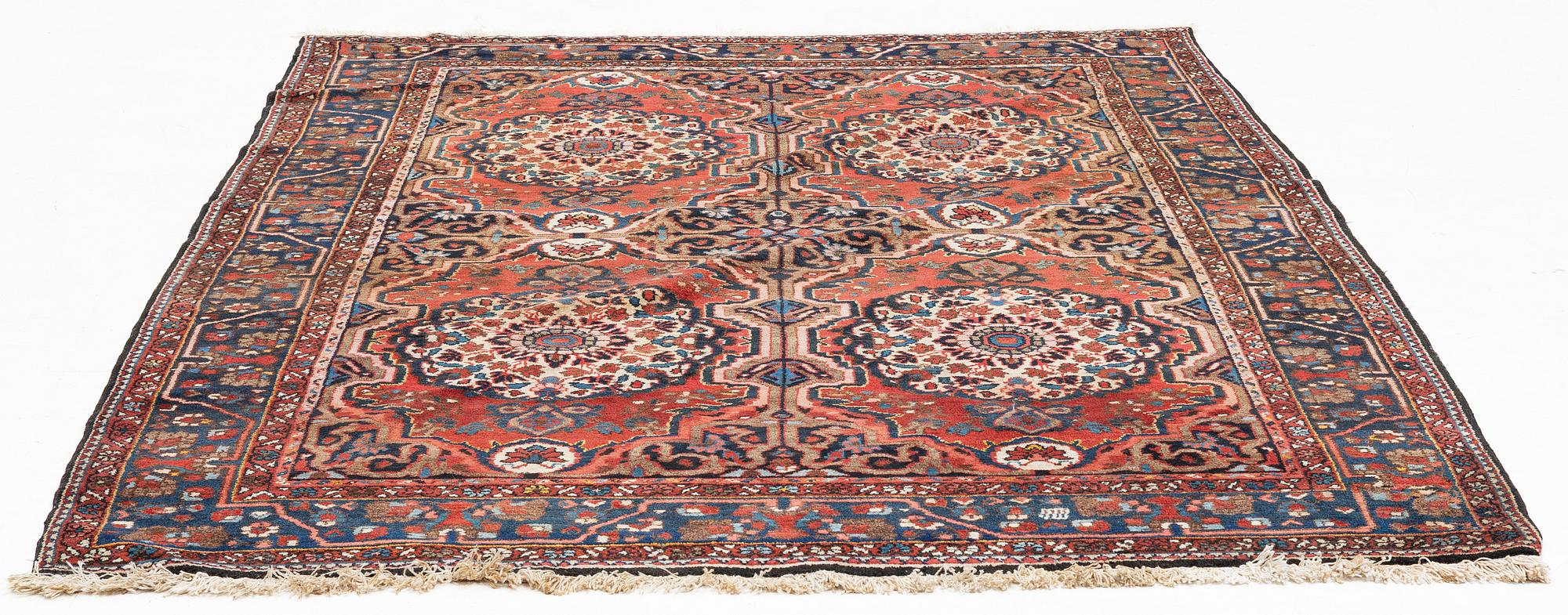 Carpet, Mahal/Bakhtiari, 150 x 218 cm.