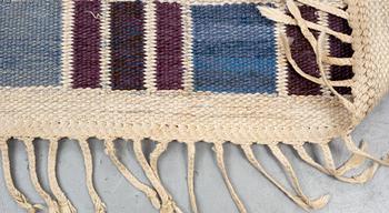 Barbro Nilsson, matto, "Salerno blå", flat weave, ca 307-308,5 x 201,5-204 cm, signed AB MMF BN.