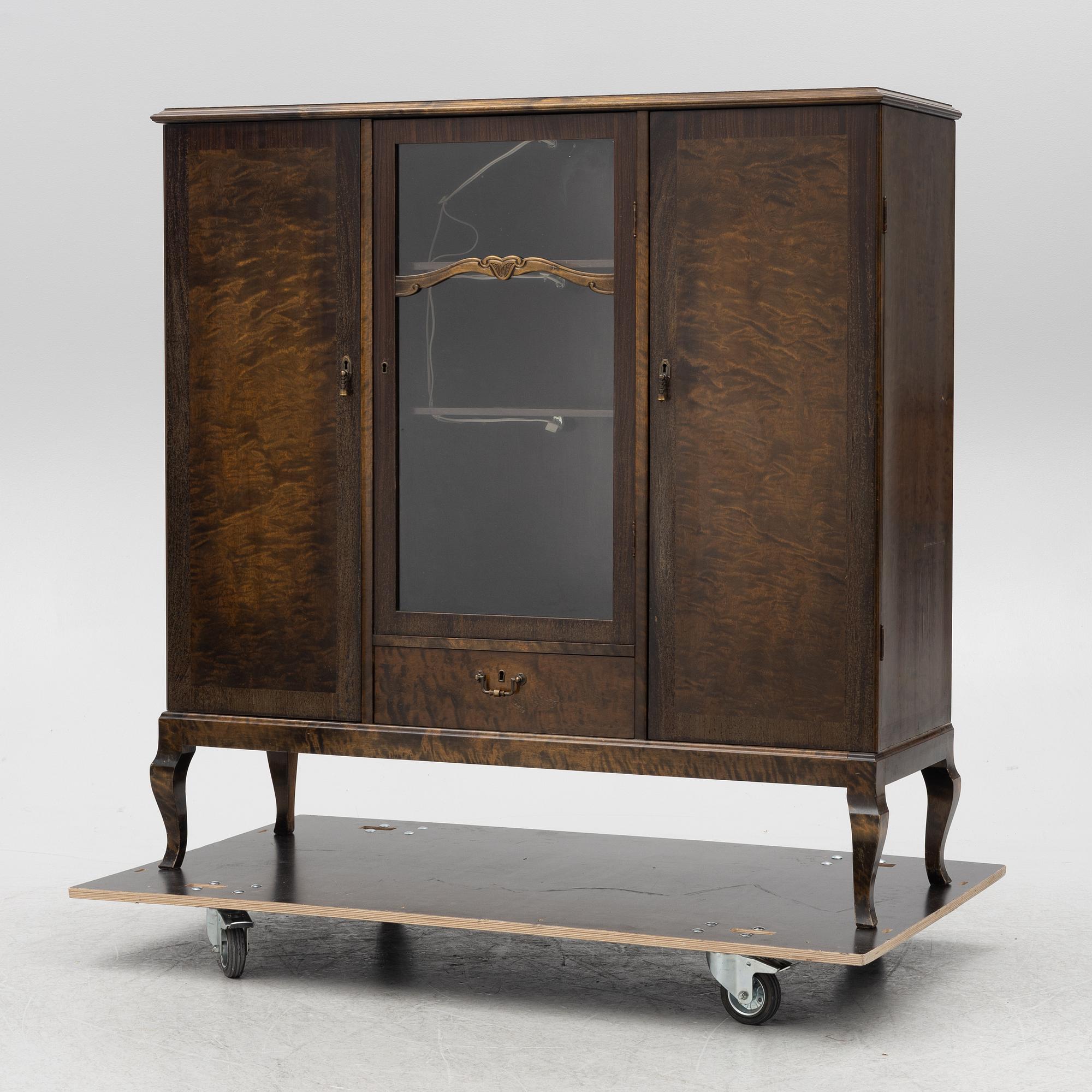 Vitrinskåp, 1920-tal.