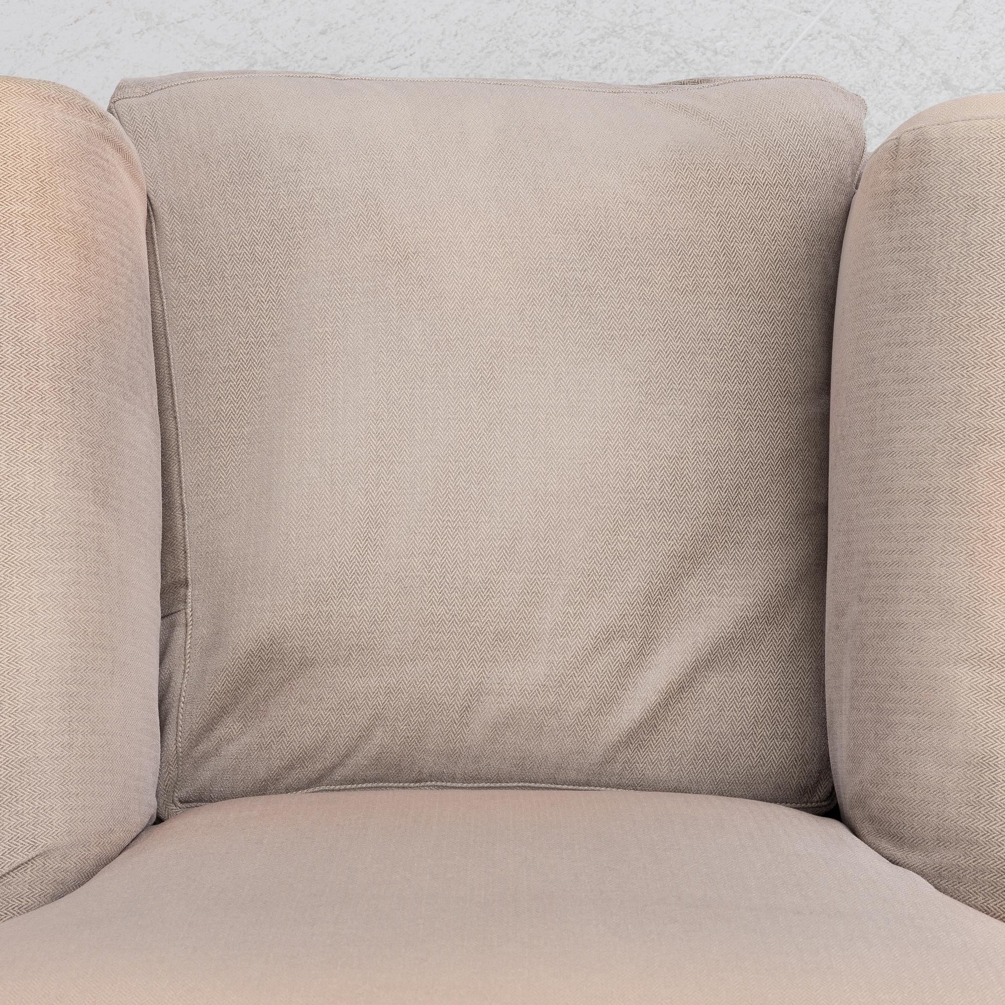 A pair of lounge chairs, 'Nonnamaria', Flexform.