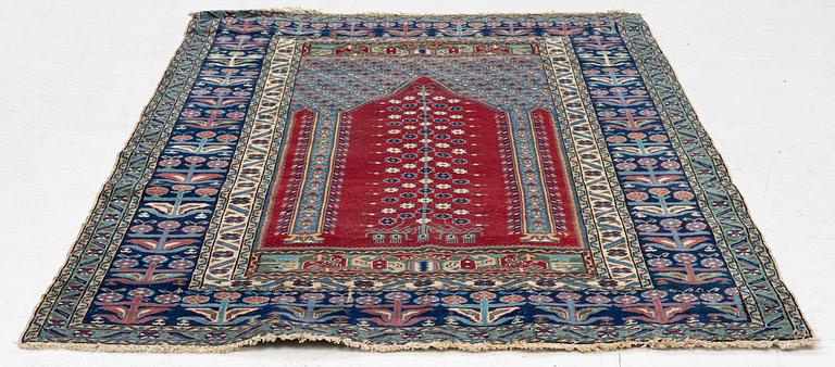 Prayer rug, possibly Kula, approx. 163 x 114 cm.