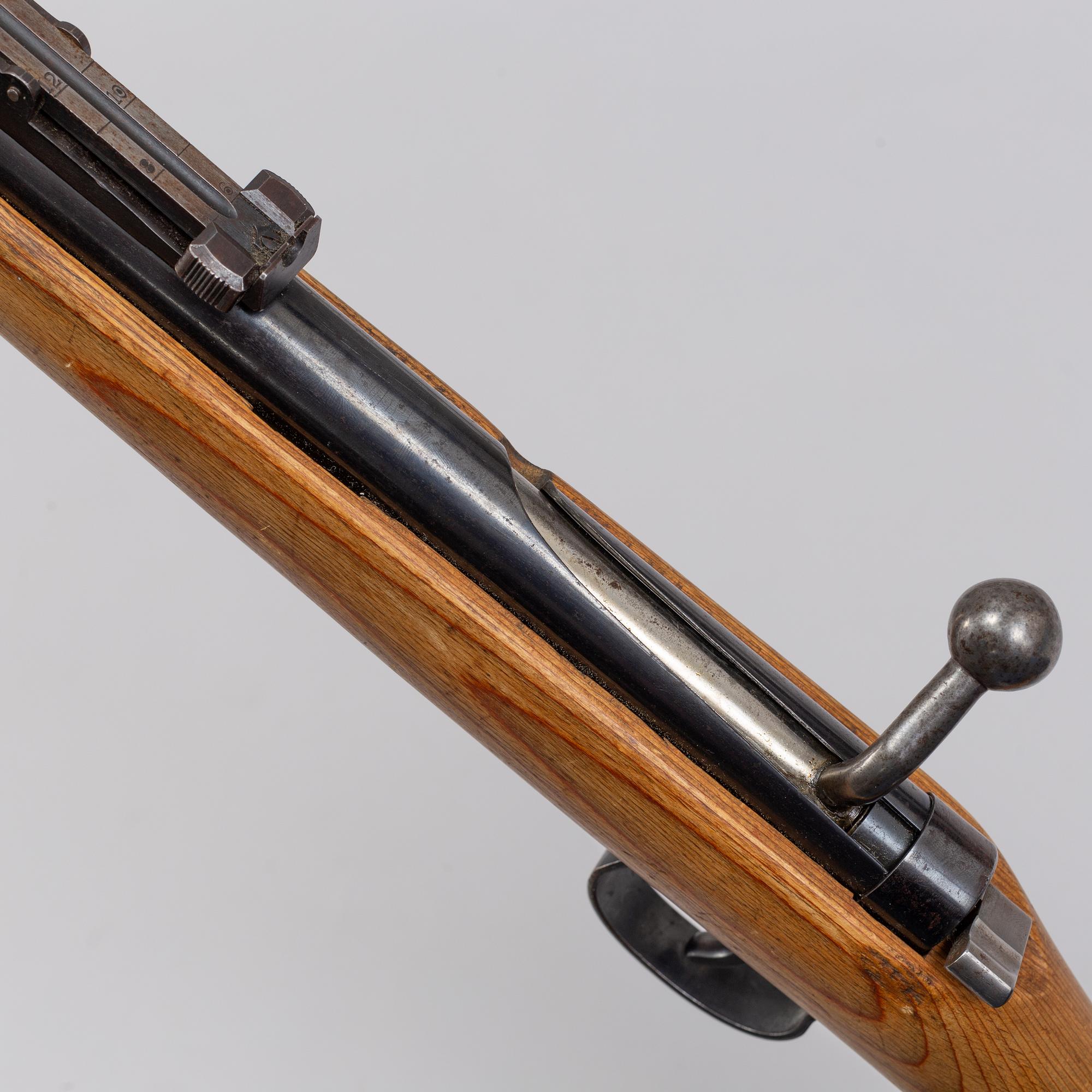 A mid 20th century Mars 115 airgun.