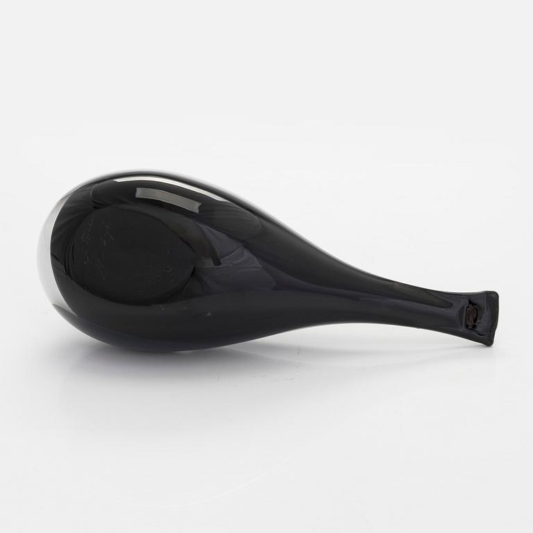 Oiva Toikka, a glass bird, signed O. Toikka Nuutajärvi.
