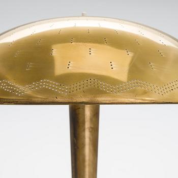 Paavo Tynell, bordslampa, modell 5061, Idman 1900-talets mitt.