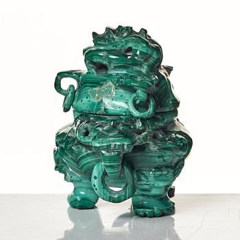 A Chinese malachite tripod censer with cover, early 20th Century.