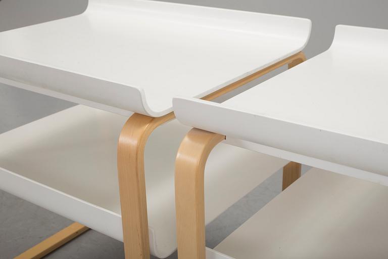 ALVAR AALTO, sidobord, ett par, modell 915, Artek.