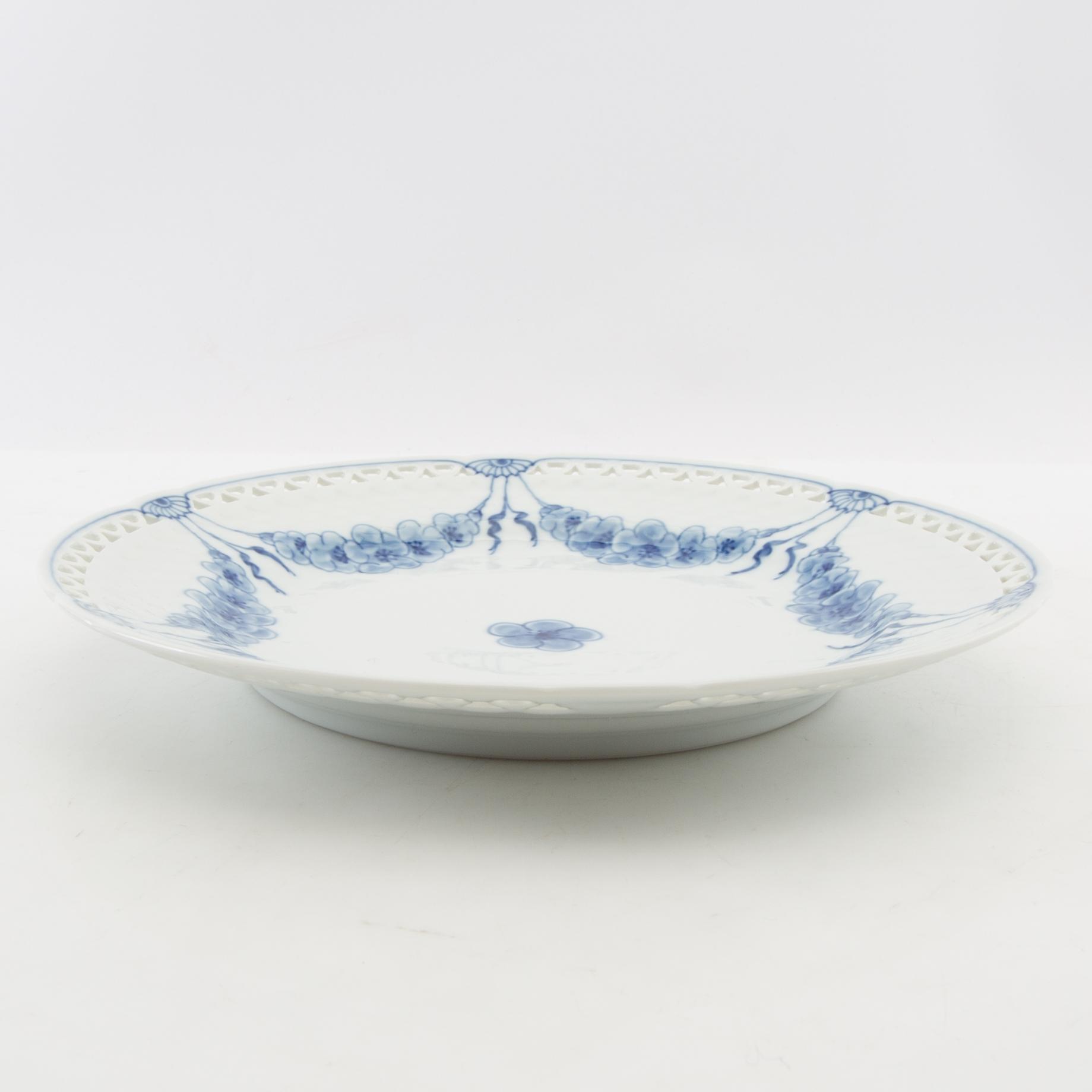 Harriet Bing, service, 30 pieces, "Empire", Bing & Grøndahl, Denmark.