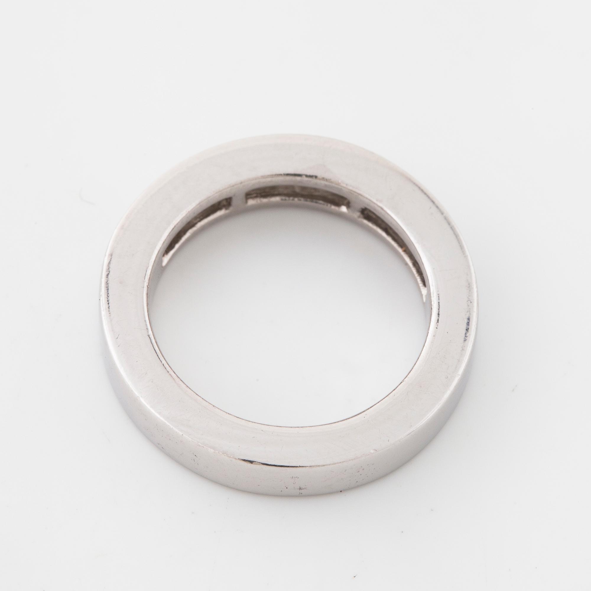 A princess- and baguette-cut diamond ring.