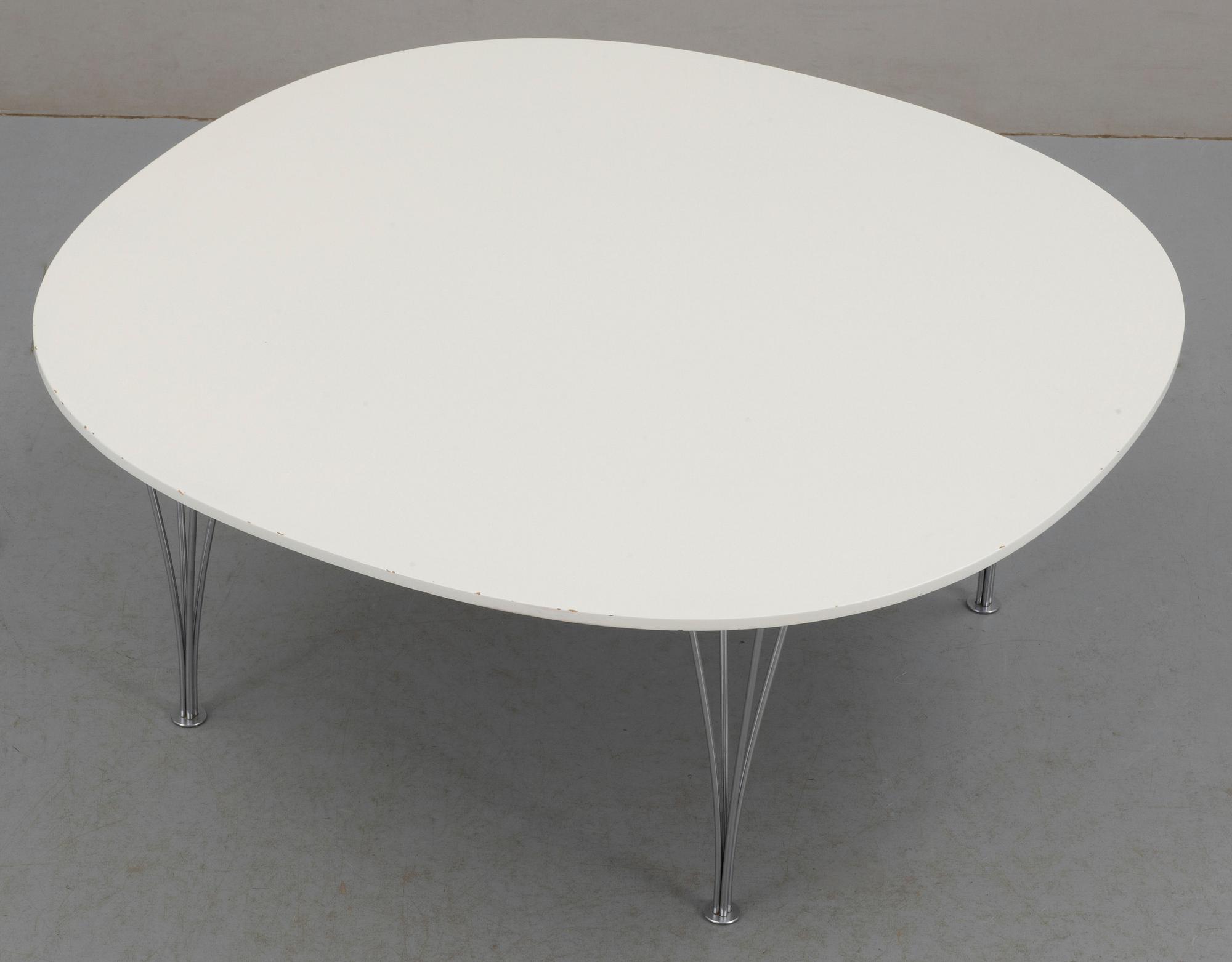 BORD, "Supercirkel", Piet Hein trol för Fritz Hansen.