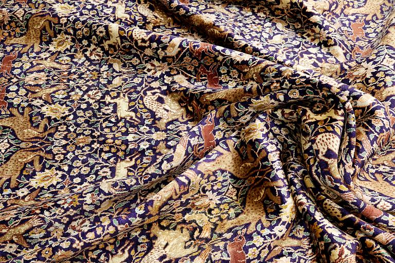 Matta, figural silke Kashmir, ca 560 x 360 cm.