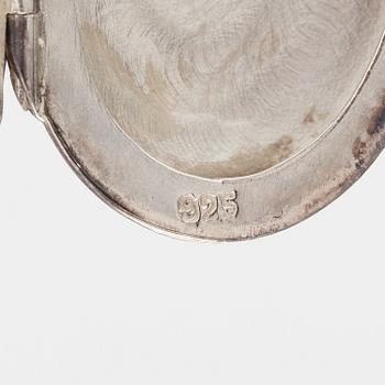 MEDALJONG/HALSBAND, sterling silver, granat.