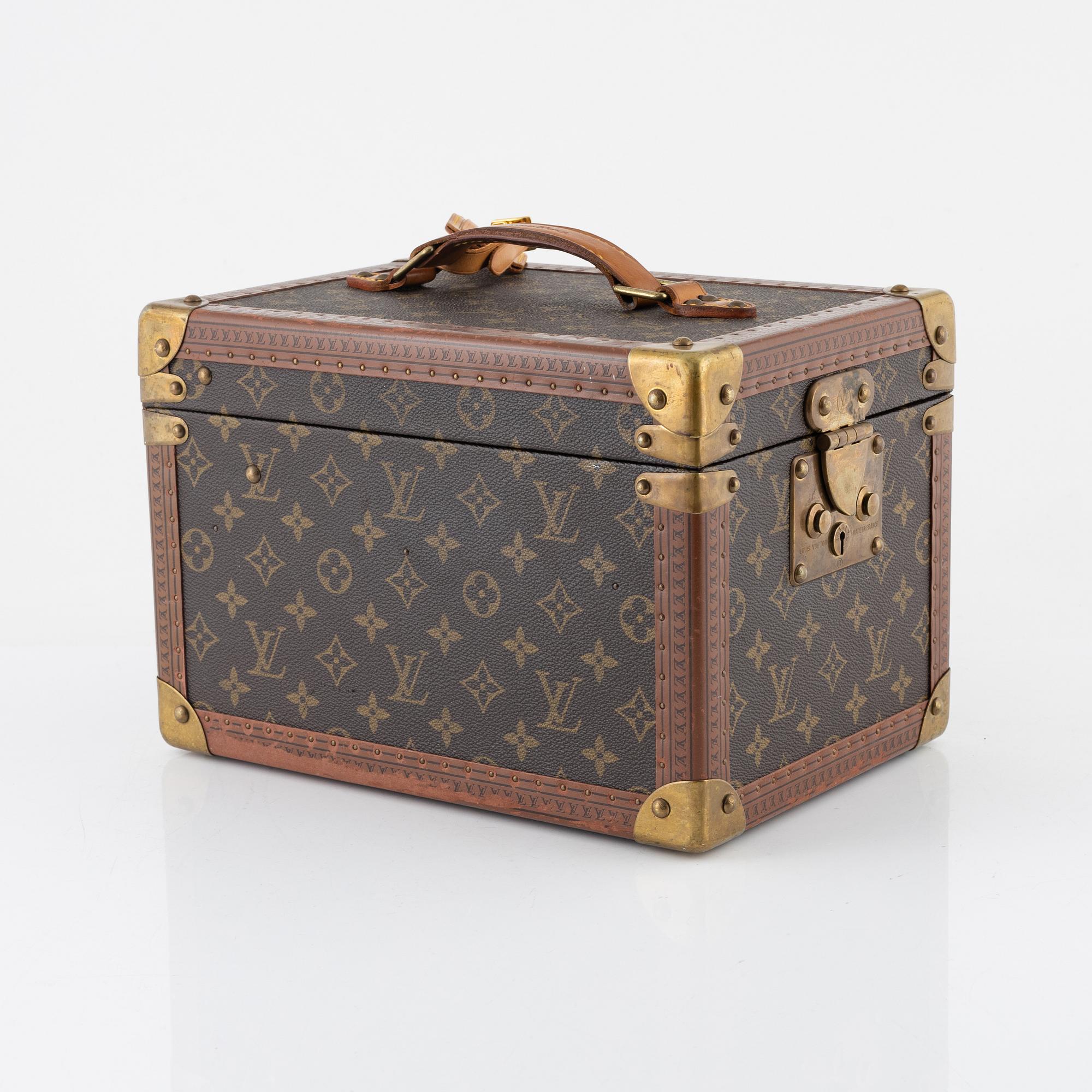 Louis Vuitton, "Boite à Flacons"/vanity case, vintage.