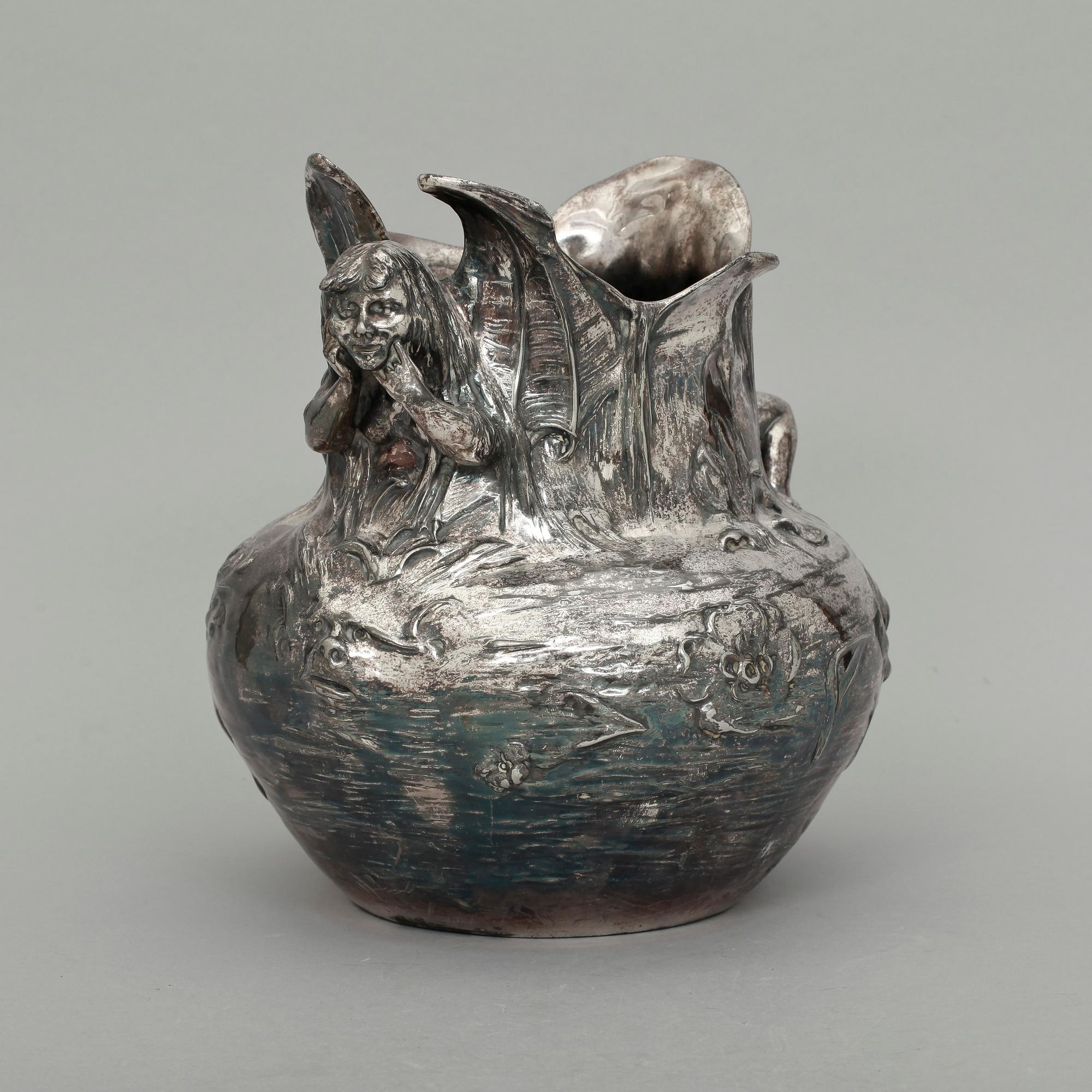 VAS, försilvrat tenn, CG Hallberg, jugend 1900-talets första hälft, trol producerad av J.P. Kayser, Krefeld, Germany.