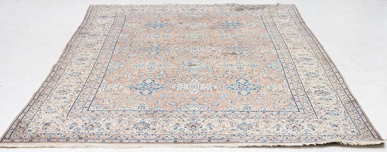 Carpet, Nain, 345 x 230 cm.