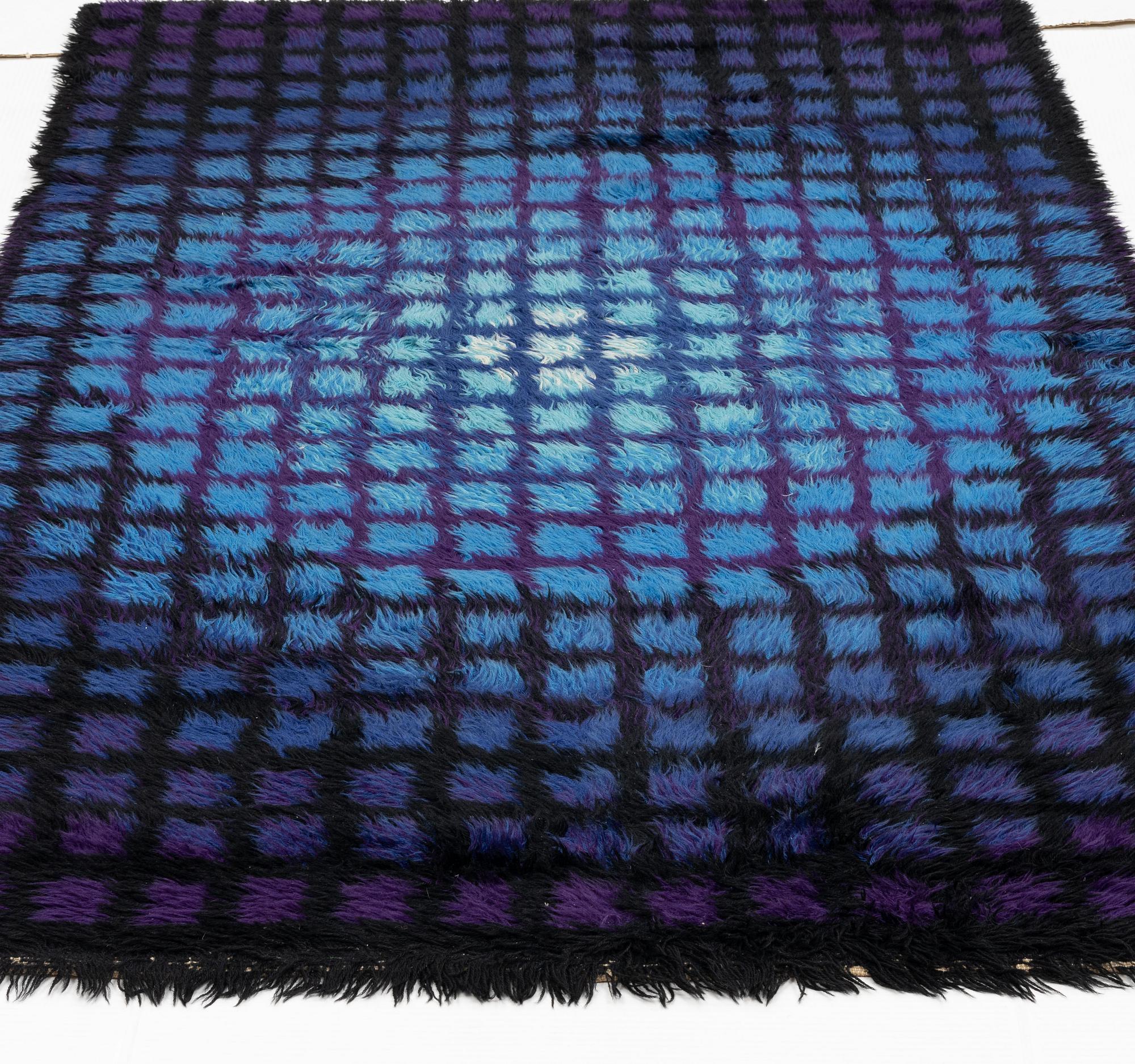 Verner Panton, a carpet, "Finlandia", machine made knotted pile, Unika Vaev, Denmark, ca 227 x 113 cm.