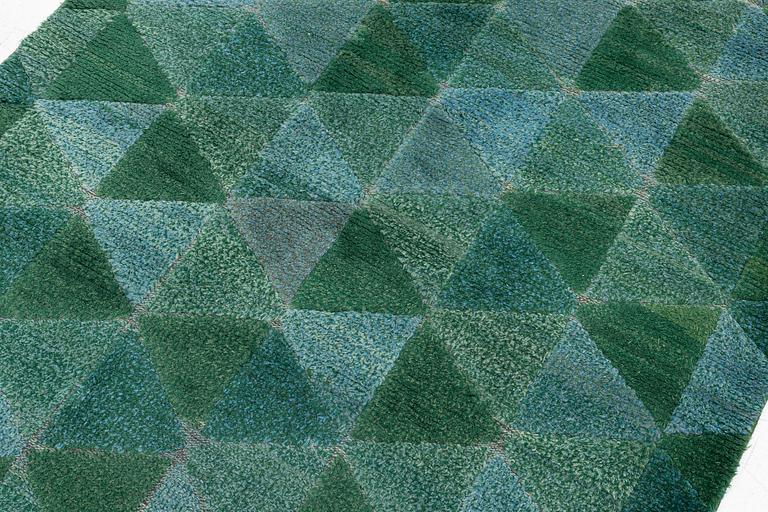 Ingrid Hellman-Knafve, a knotted pile in relief carpet, c. 235 x 164 cm, unsigned.