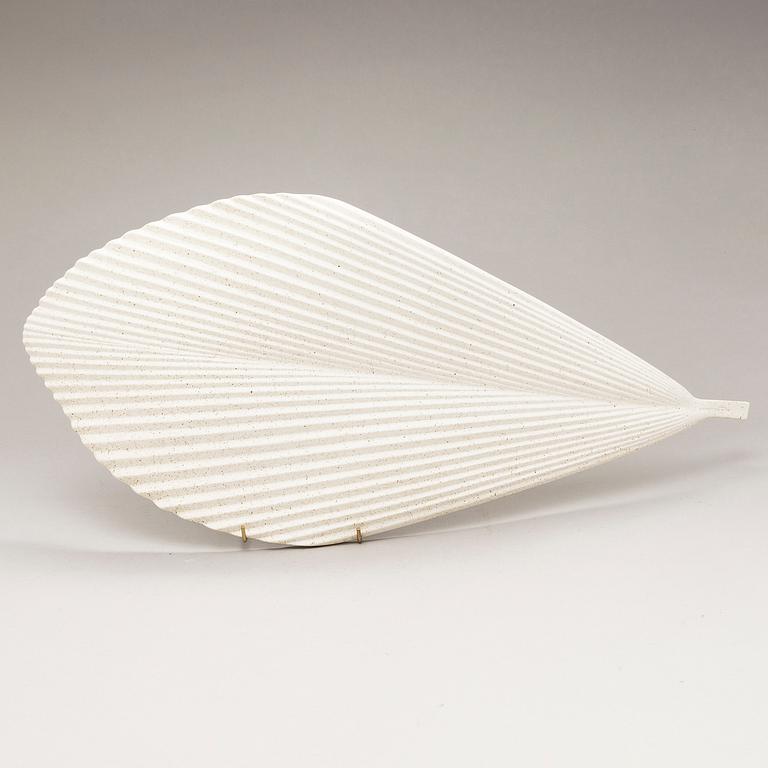 INKERI LEIVO, A ceramic "Gardena" leaf platter, Pro Arabia Art, Finland. Design 2002.