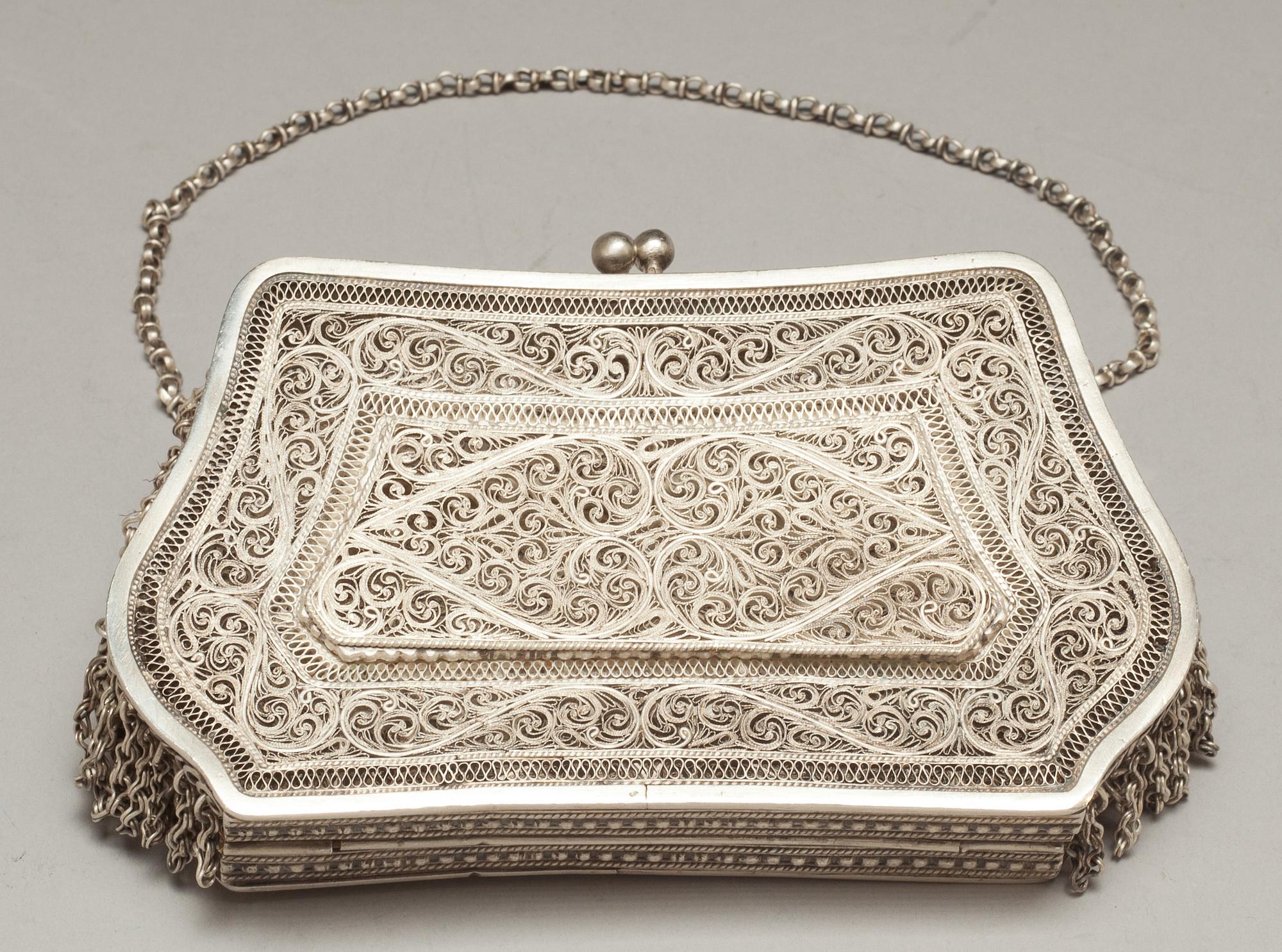 VÄSKA, bl a silver, 1900-tal.