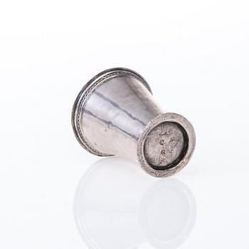 BÄGARE, silver, Carl Beck, Stockholm 1717-1736. Vikt 72 g.