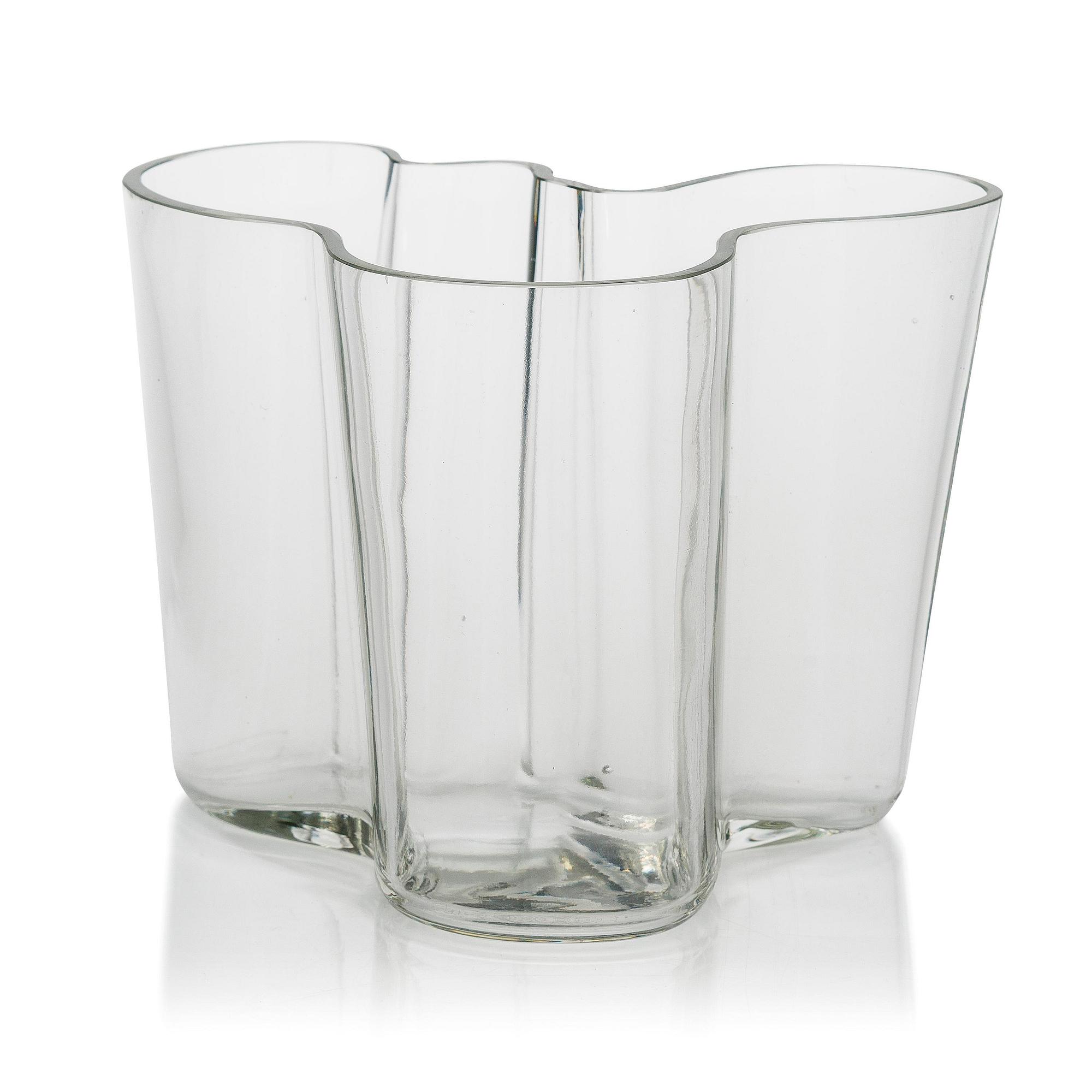 Alvar Aalto, a 1950s' 3030' vase, signed Alvar Aalto. Iittala 1950s.