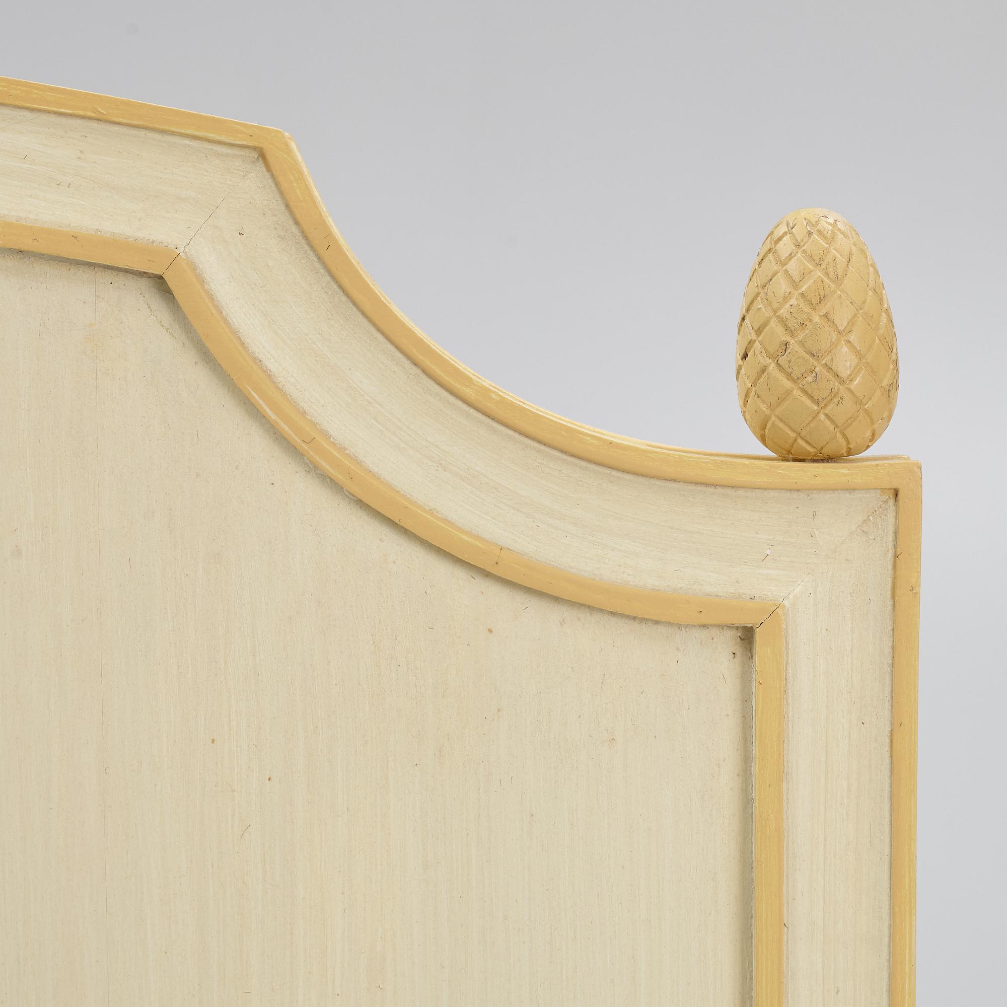 Sovrumsmöblemang, 4 delar, gustaviansk stil, sent 1900-tal.