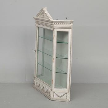 VITRIN, gustaviansk stil, 1900-tal.