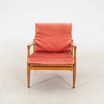 Fåtölj/karmstol  "Mona", Skölds Möbler, Rörvik, 1900-talets senare del.