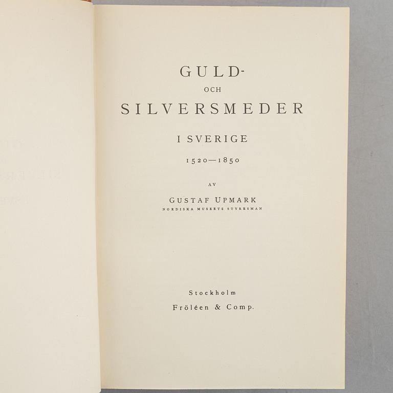 Collection of literature on silver, 8 volumes, including 'Svenskt silversmide 1520-1850'.