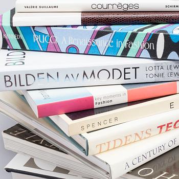 10 BOOKS ON FASHION.