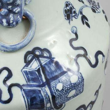 GOLVVAS, porslin, Kina, 1800-tal.