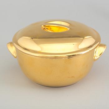 A mixed lot of thirteen pieces porcelain mostly Royal Worcester gold lustre, 20th century.