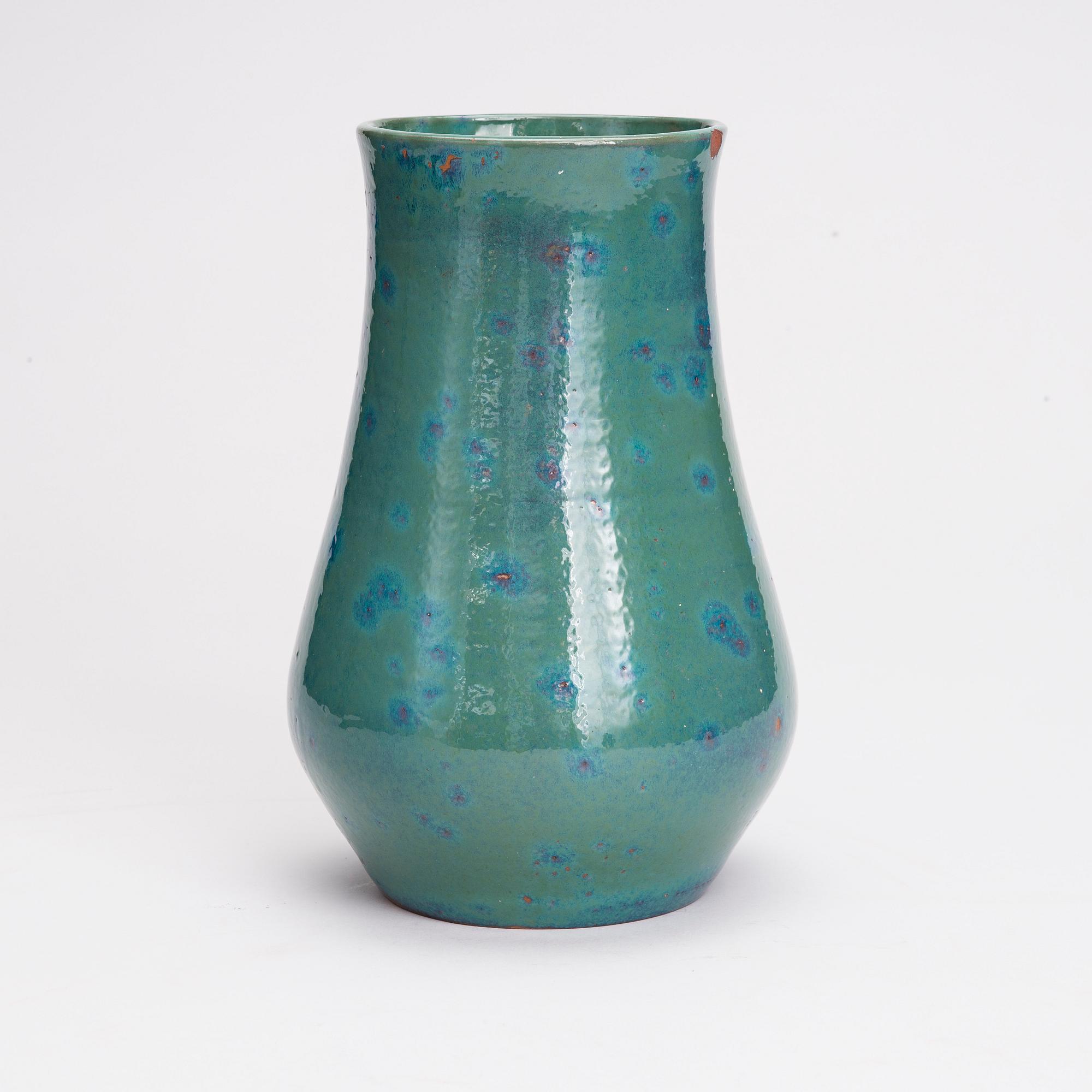AN IRIS CERAMIK VASE. Marked ABI, 01,8. The turn of 1900.