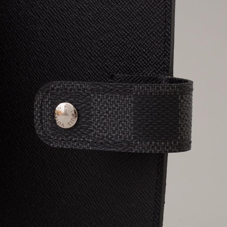 AGENDA,"Medium Ring Agenda Cover", Louis Vuitton.