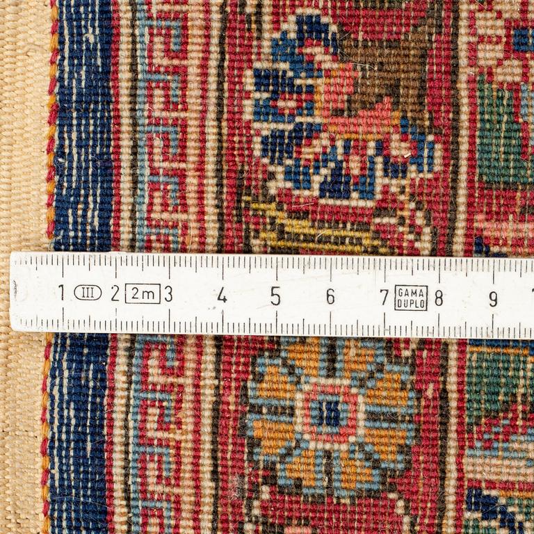 MATTO, a semi-antique Kashan part silk, ca 207,5 x 134,5 cm (as well as one end with 1,5 cm flat weave).